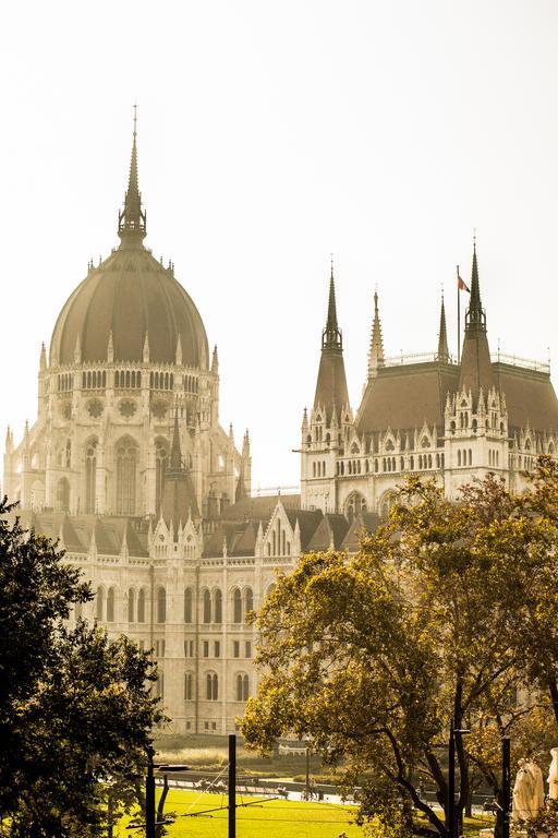 Parliament Suite With A View Budapest Eksteriør billede